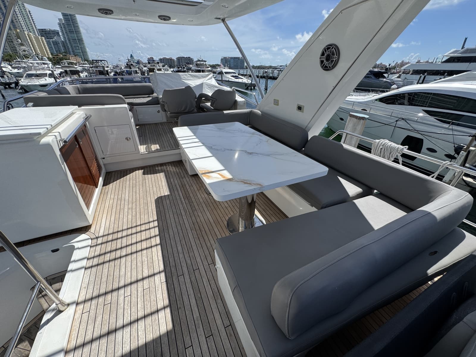 2018 Azimut Fly