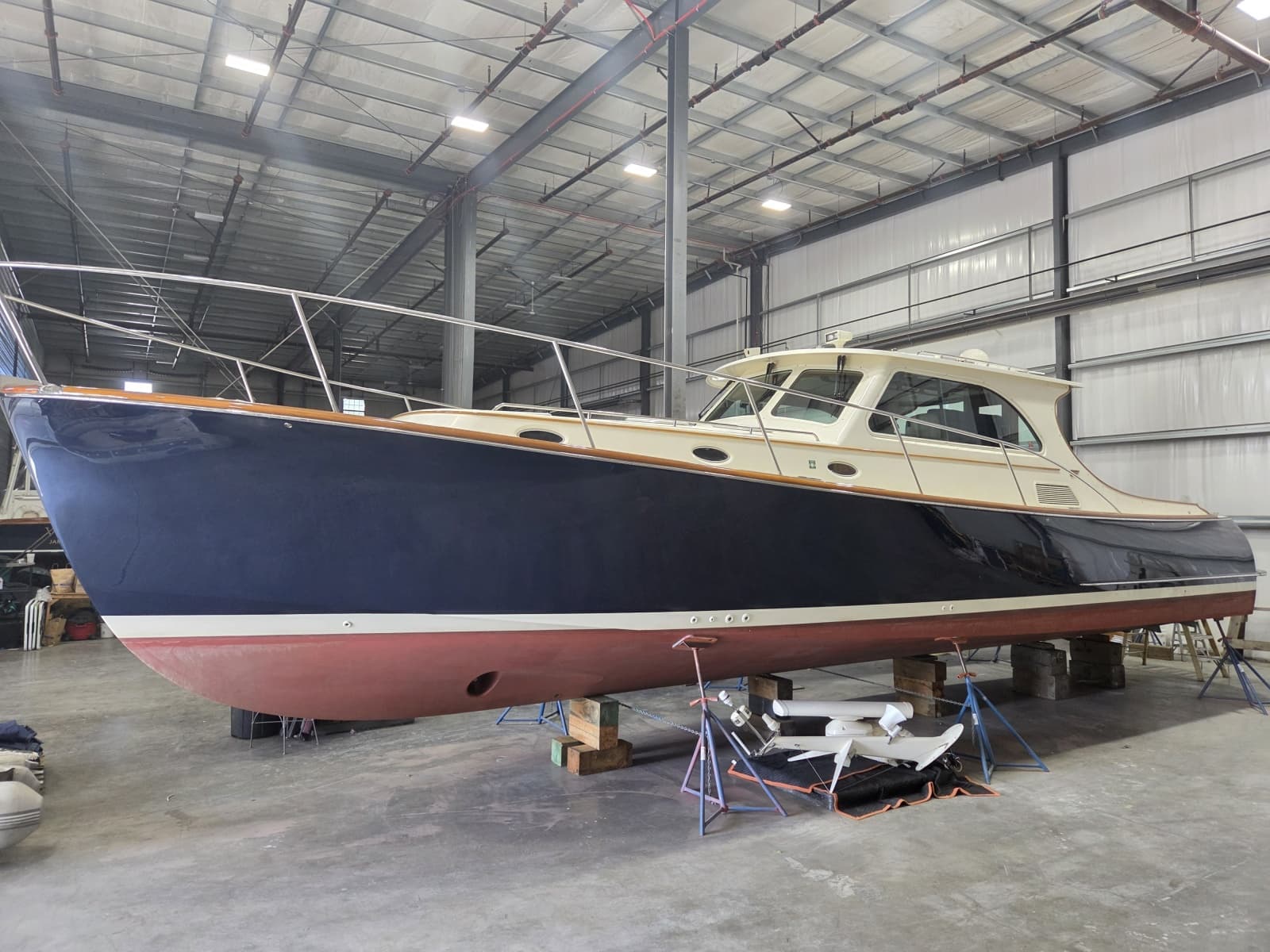 2009 Hinckley Talaria 44