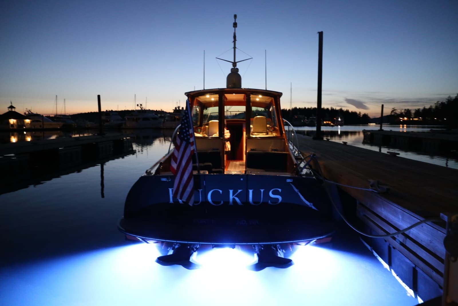 2009 Hinckley Talaria 44
