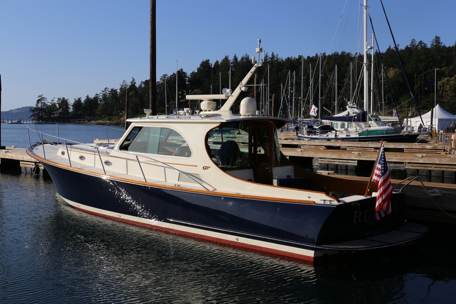 2009 Hinckley Talaria 44