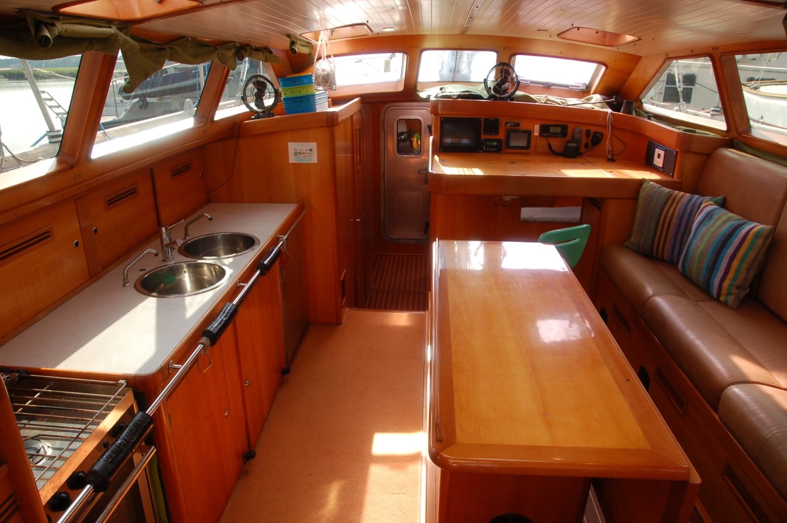 2000 Garcia Passoa 48 Raised Salon