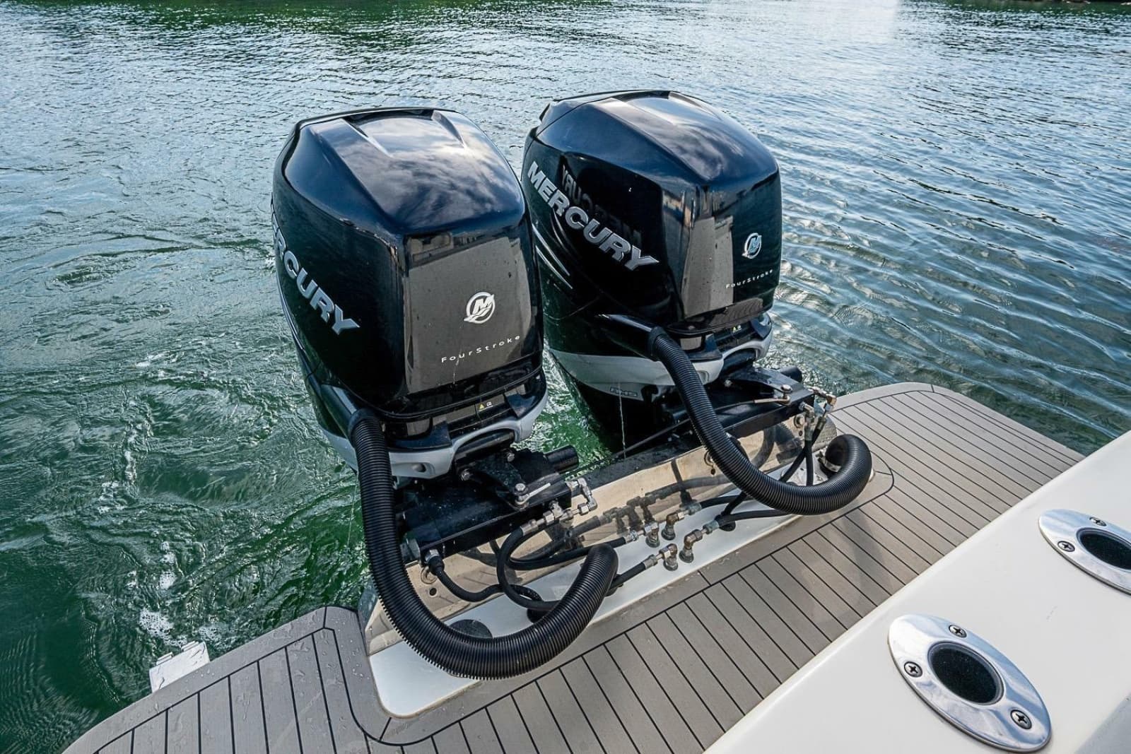 2021 Scout 330 LXF