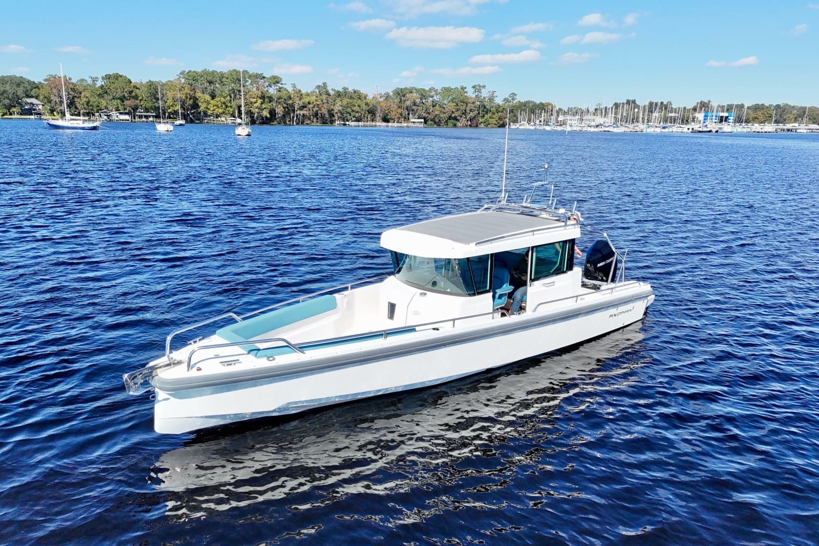 2020 Axopar 28 Cabin
