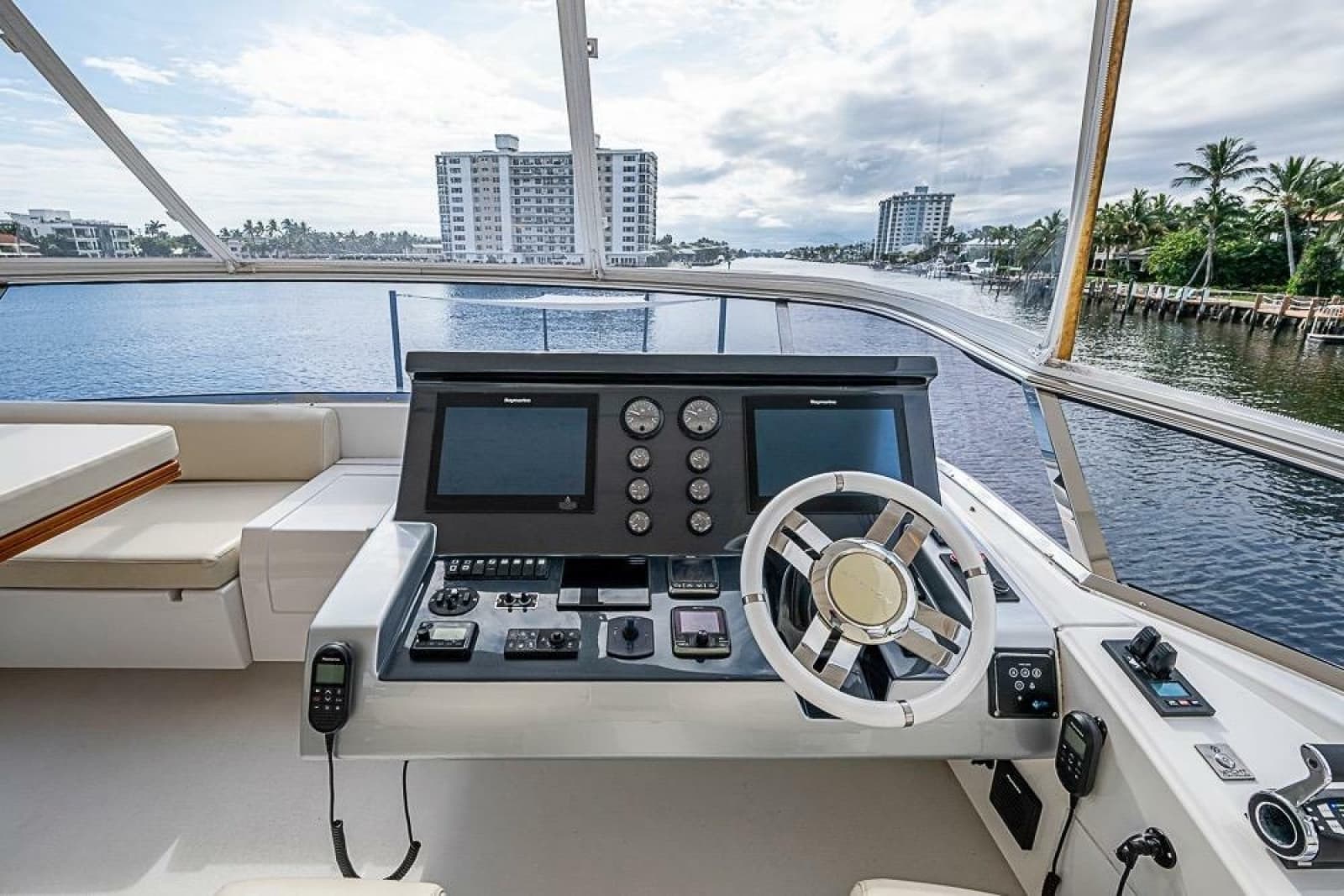 2017 Azimut 80