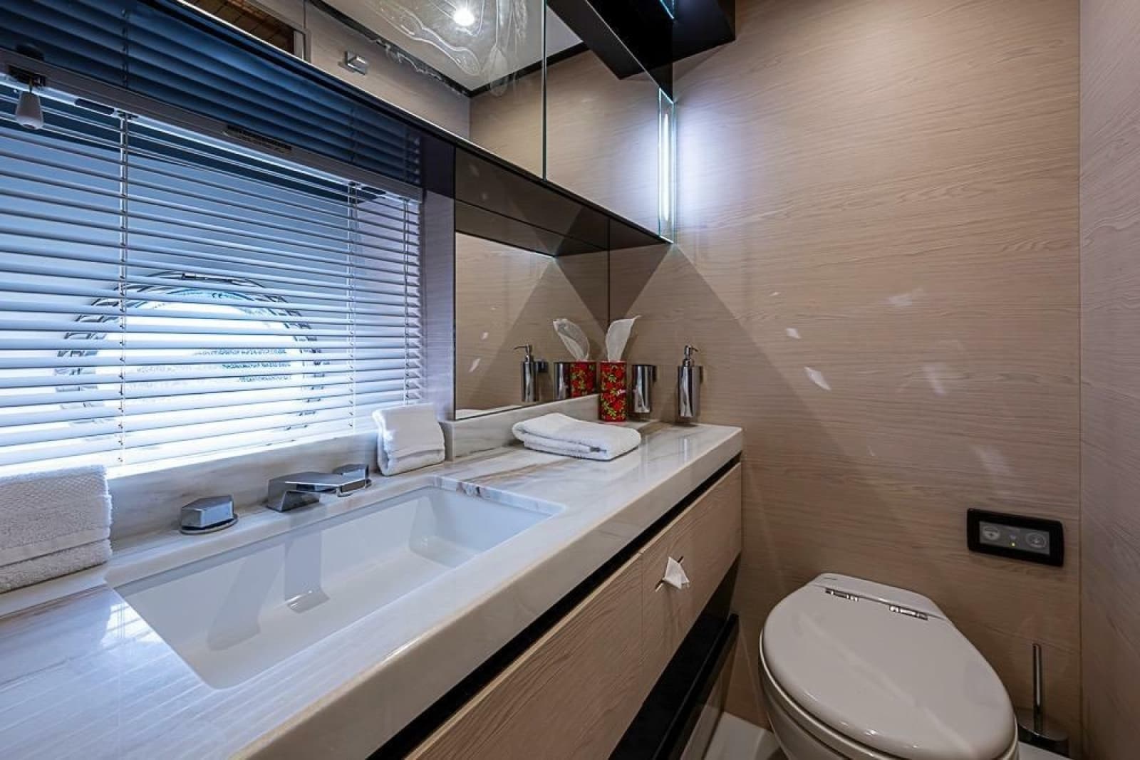 2017 Azimut 80