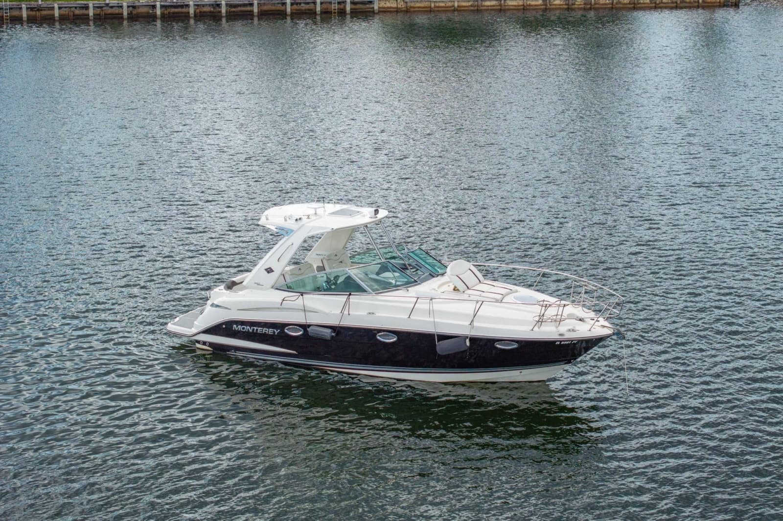 2014 Monterey 320 Sport Yacht