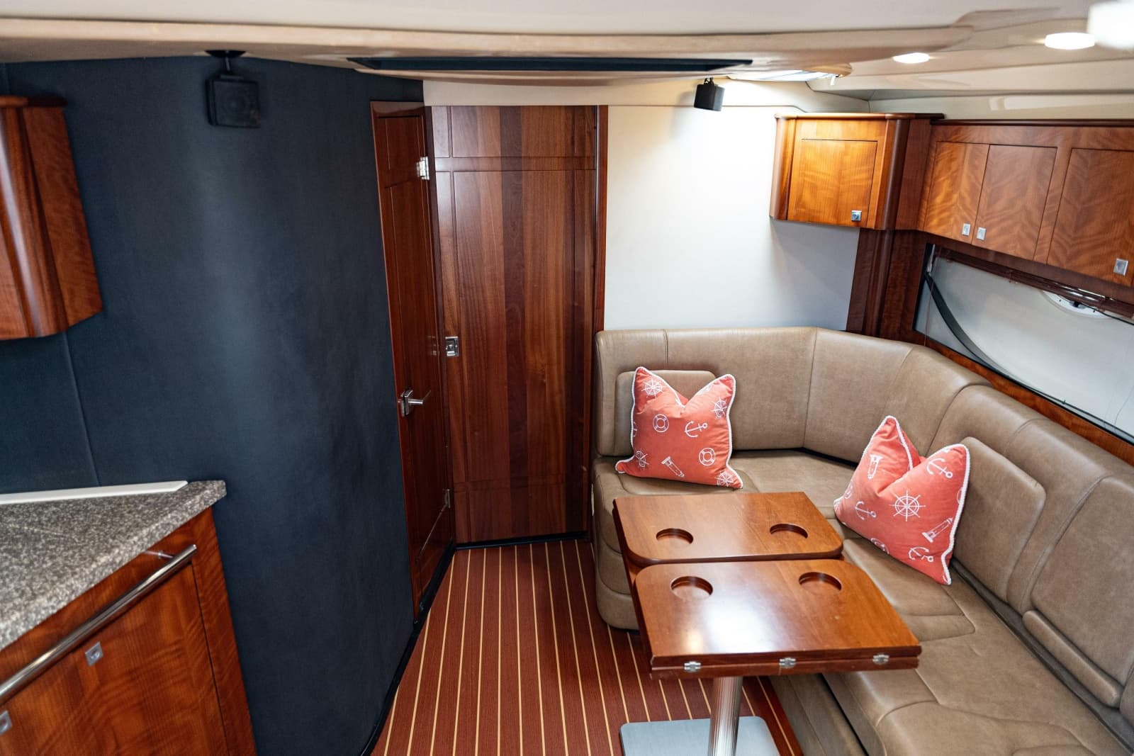 2008 Monterey 400 Sport Yacht