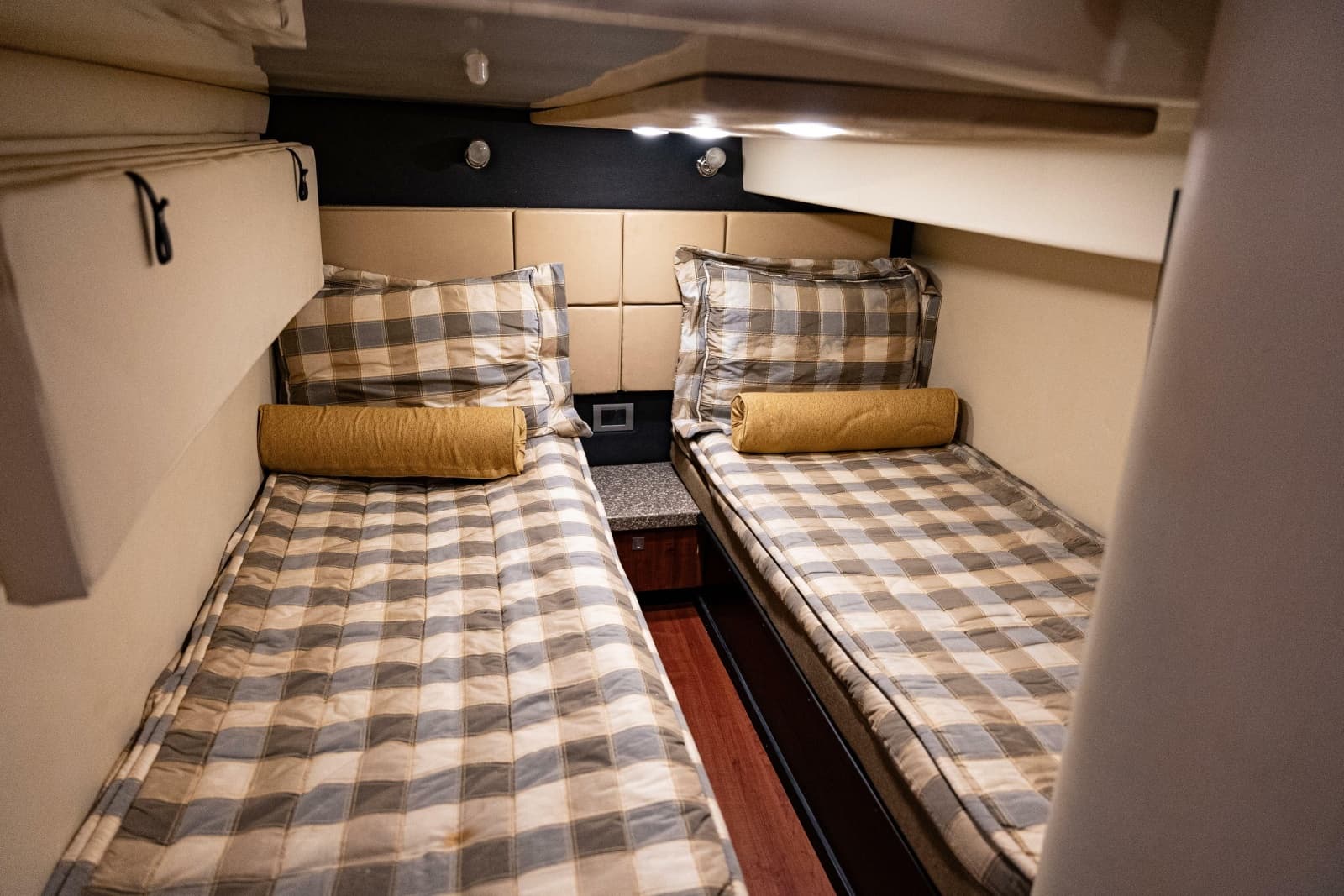 2008 Monterey 400 Sport Yacht