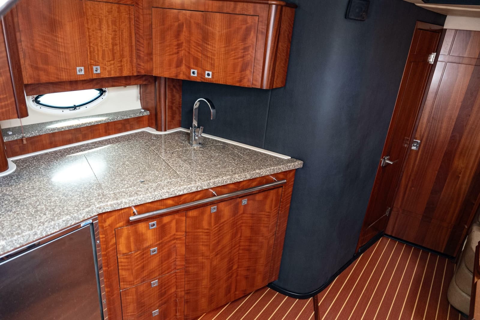 2008 Monterey 400 Sport Yacht