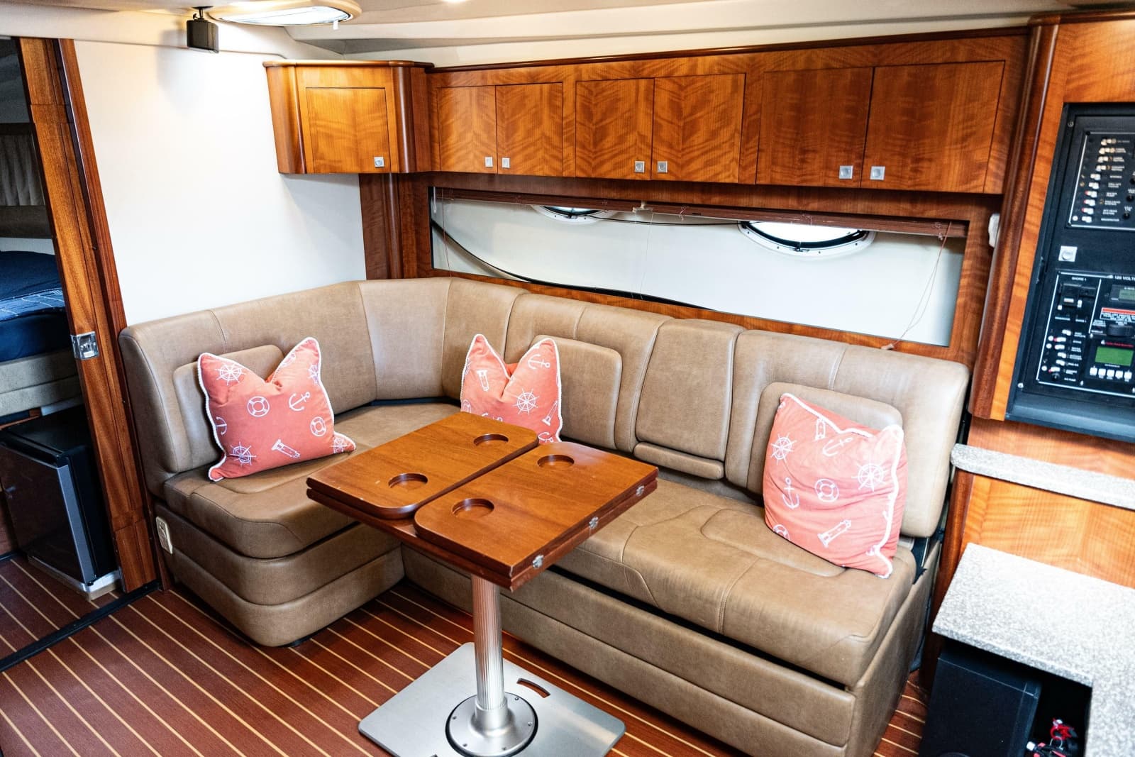 2008 Monterey 400 Sport Yacht