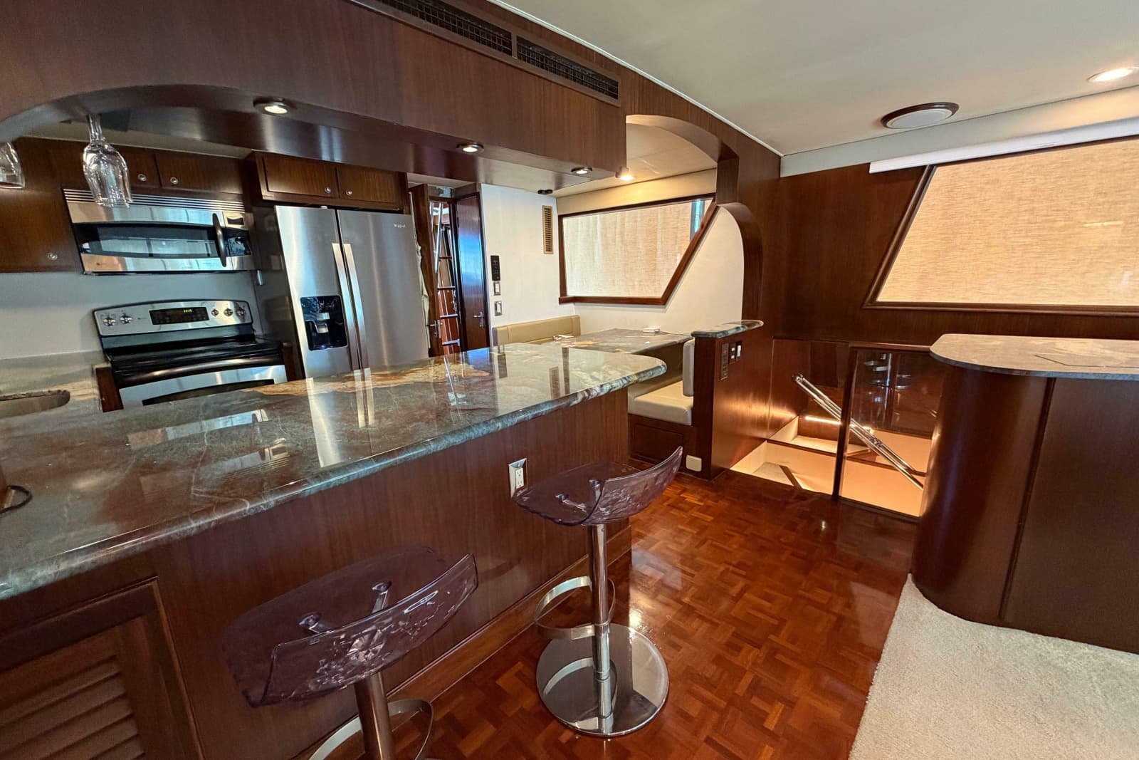 1991 Hatteras 70 Cockpit Motor Yacht