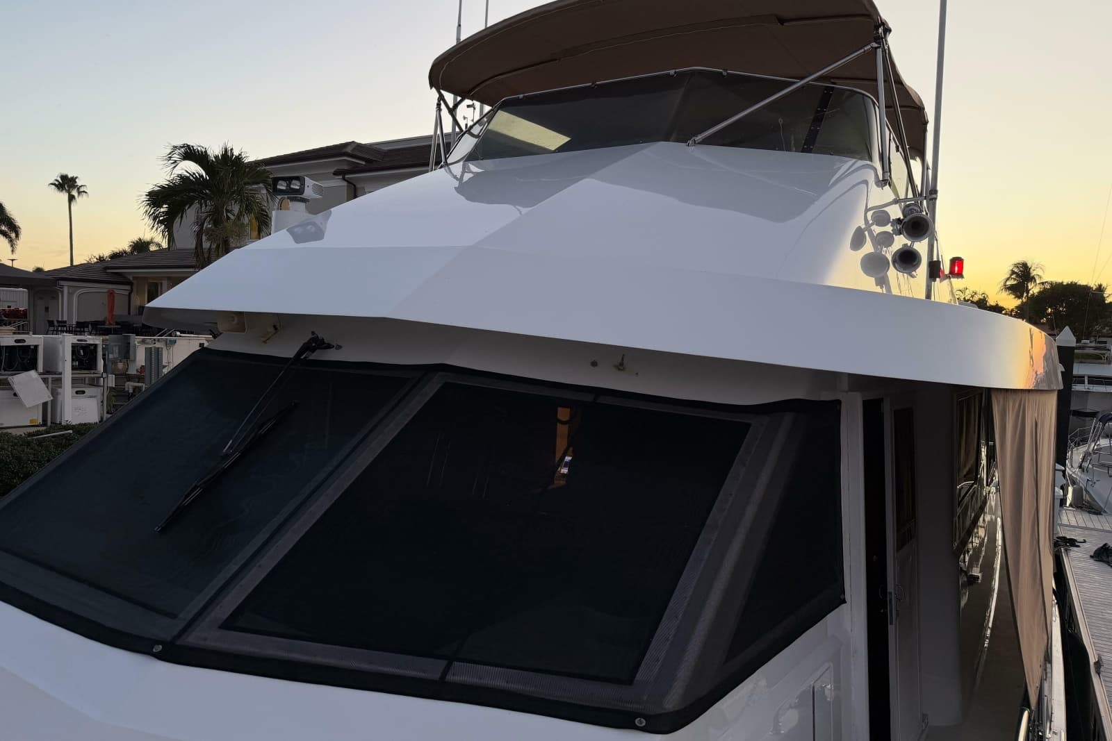 1991 Hatteras 70 Cockpit Motor Yacht