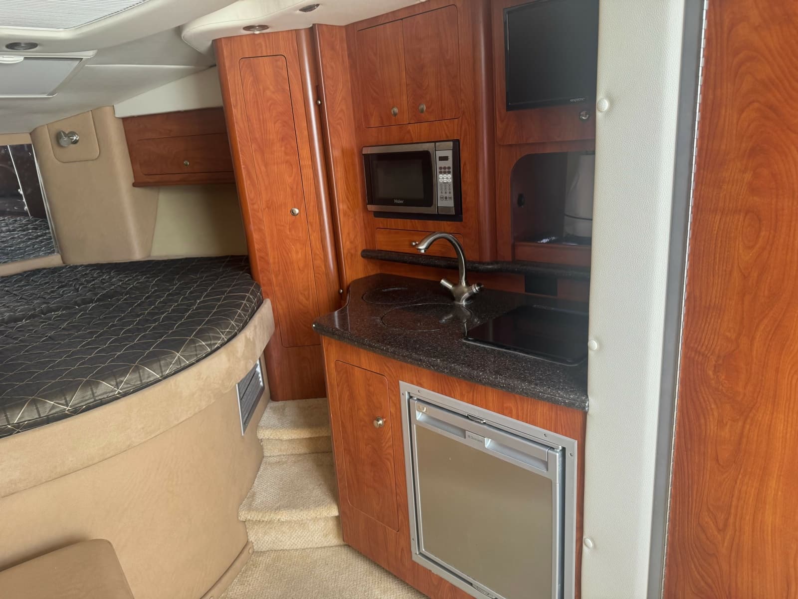 2013 Rinker 310 Express Cruiser