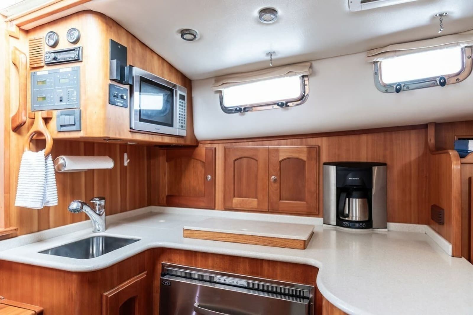 2007 Legacy Yachts 32
