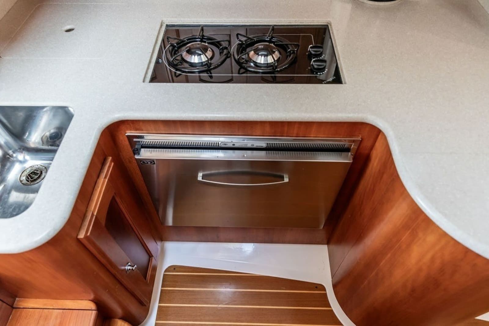 2007 Legacy Yachts 32