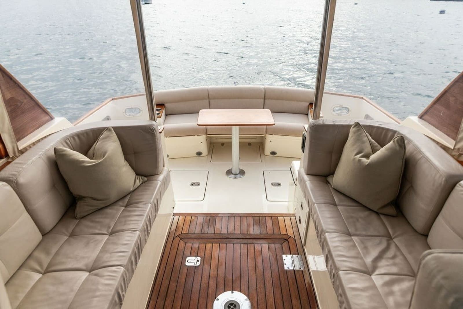 2007 Legacy Yachts 32