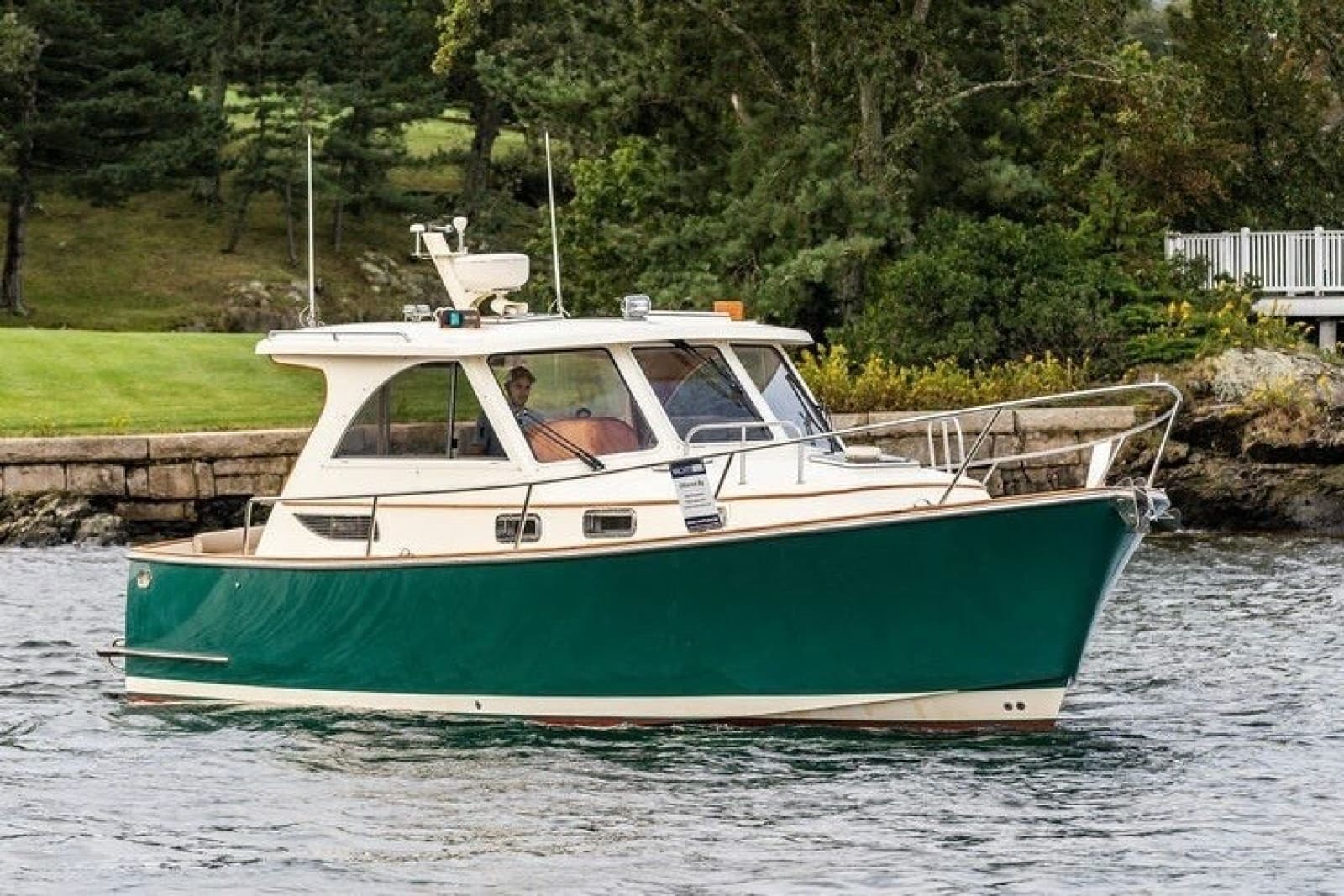 2007 Legacy Yachts 32