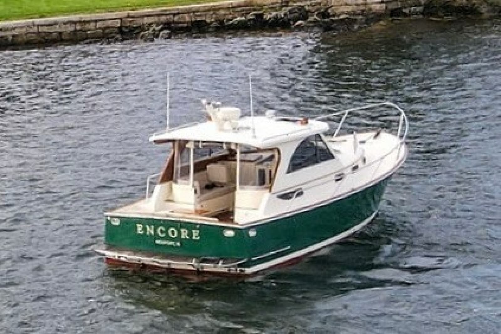 2007 Legacy Yachts 32