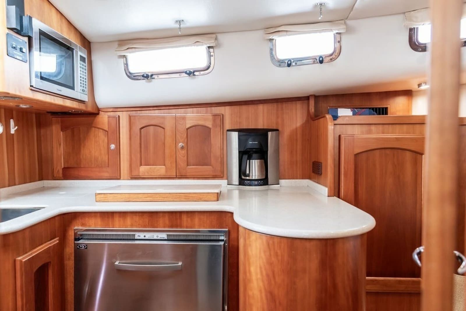 2007 Legacy Yachts 32