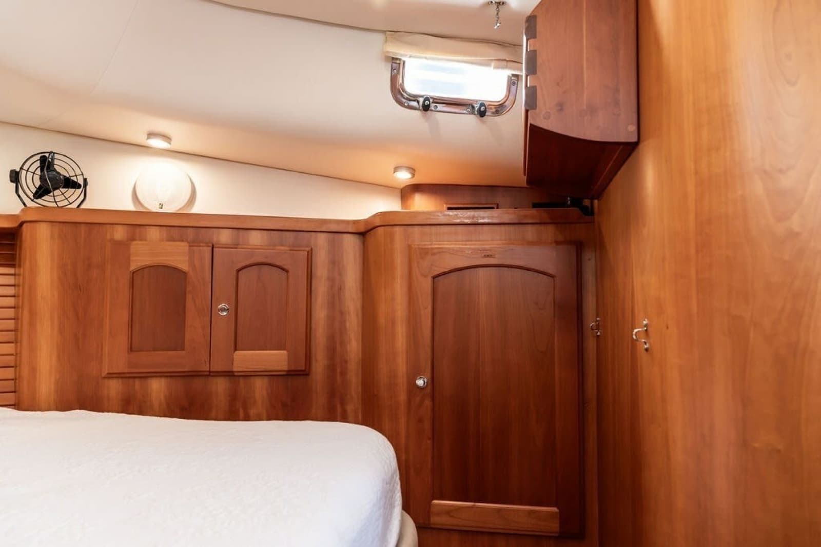 2007 Legacy Yachts 32