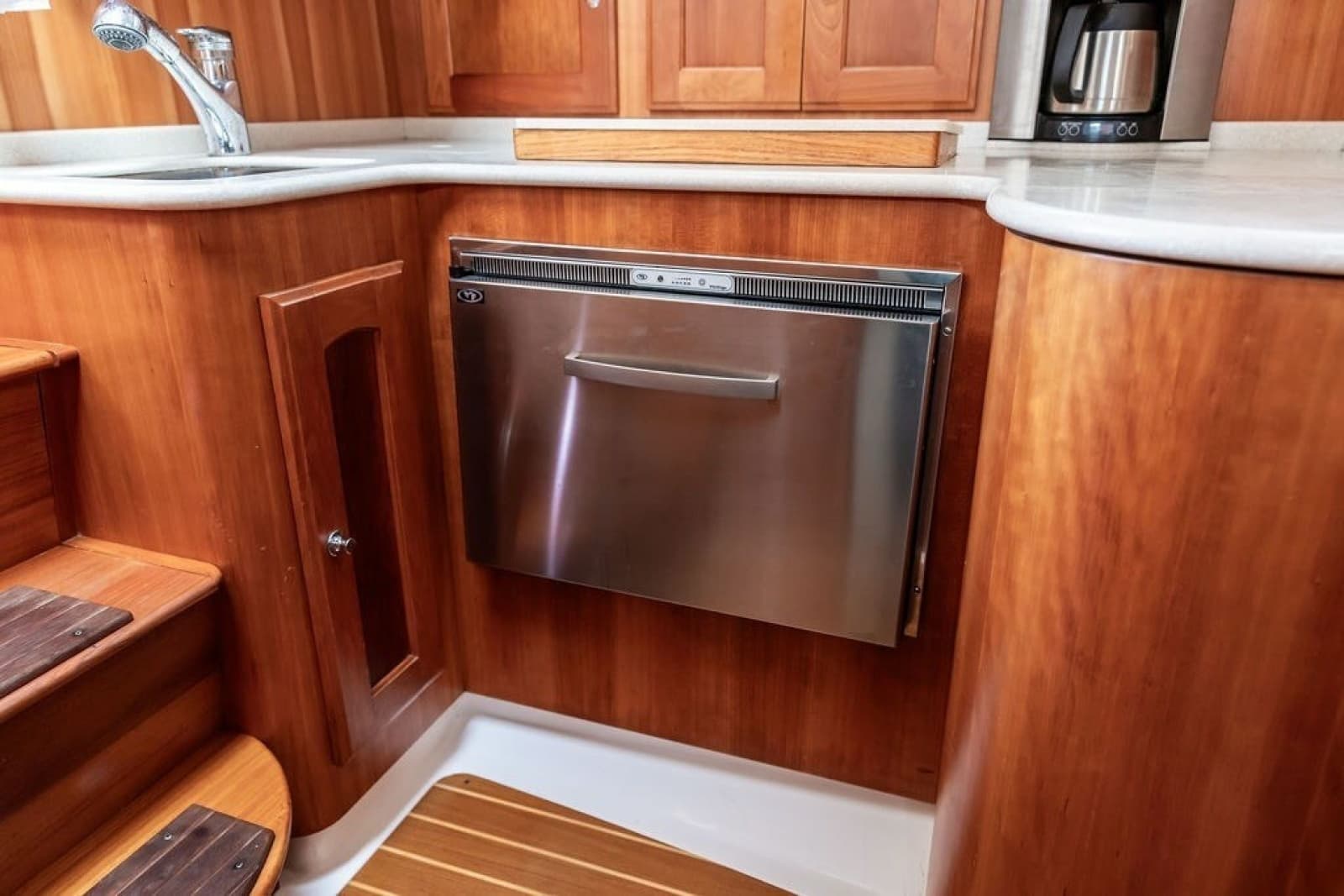 2007 Legacy Yachts 32