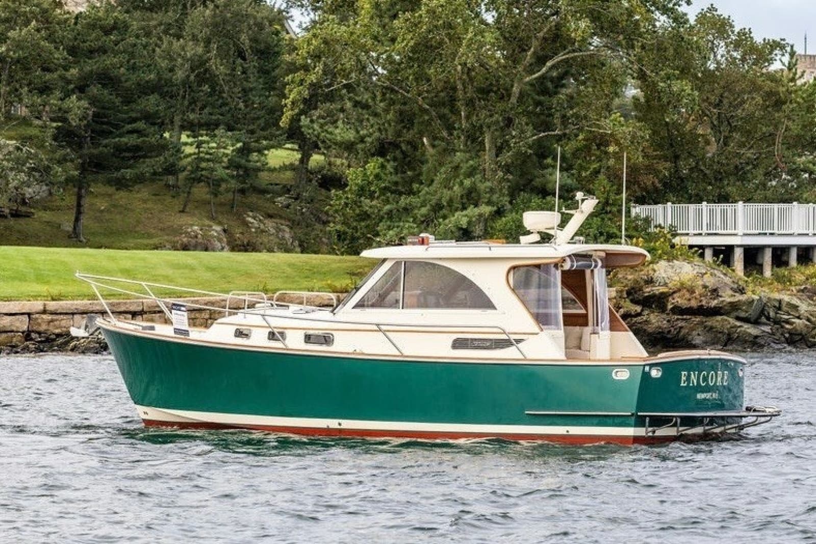 2007 Legacy Yachts 32