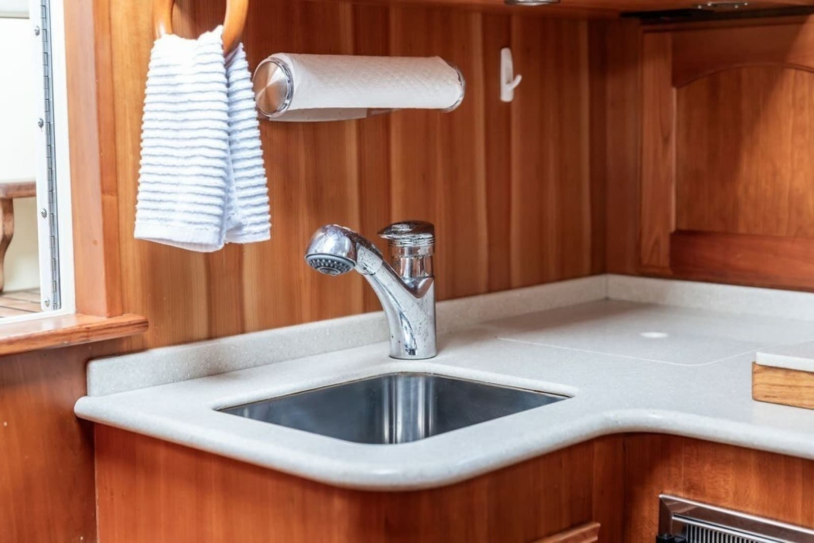 2007 Legacy Yachts 32