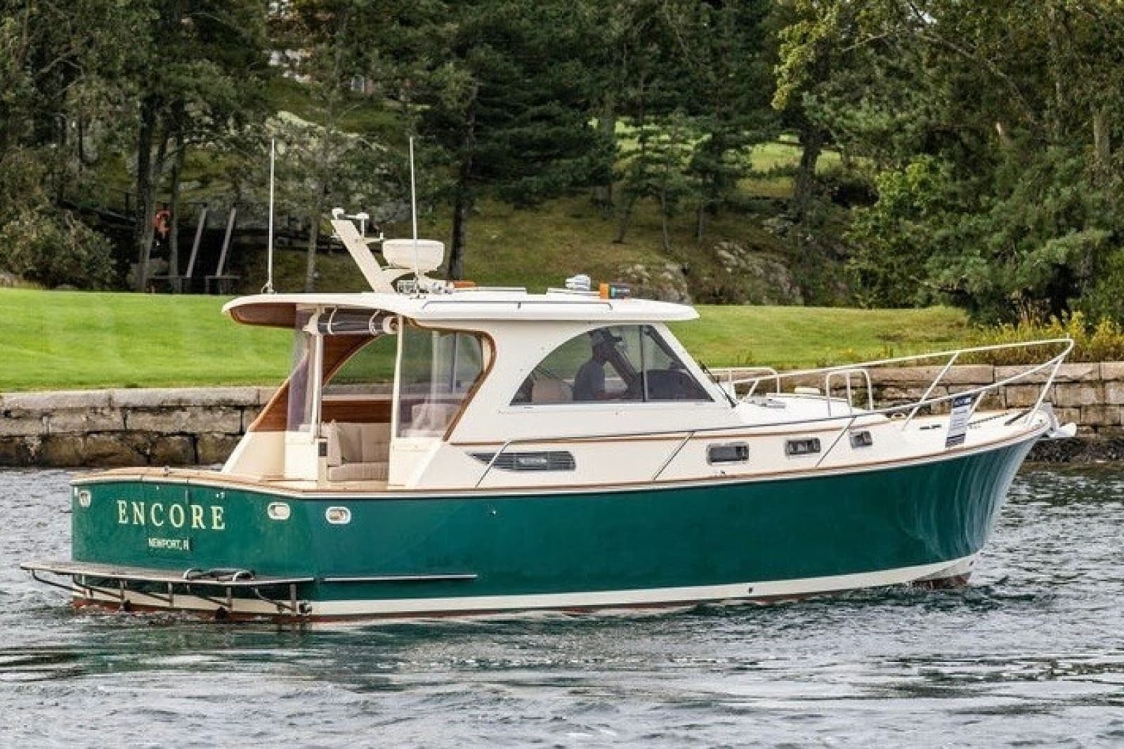 2007 Legacy Yachts 32