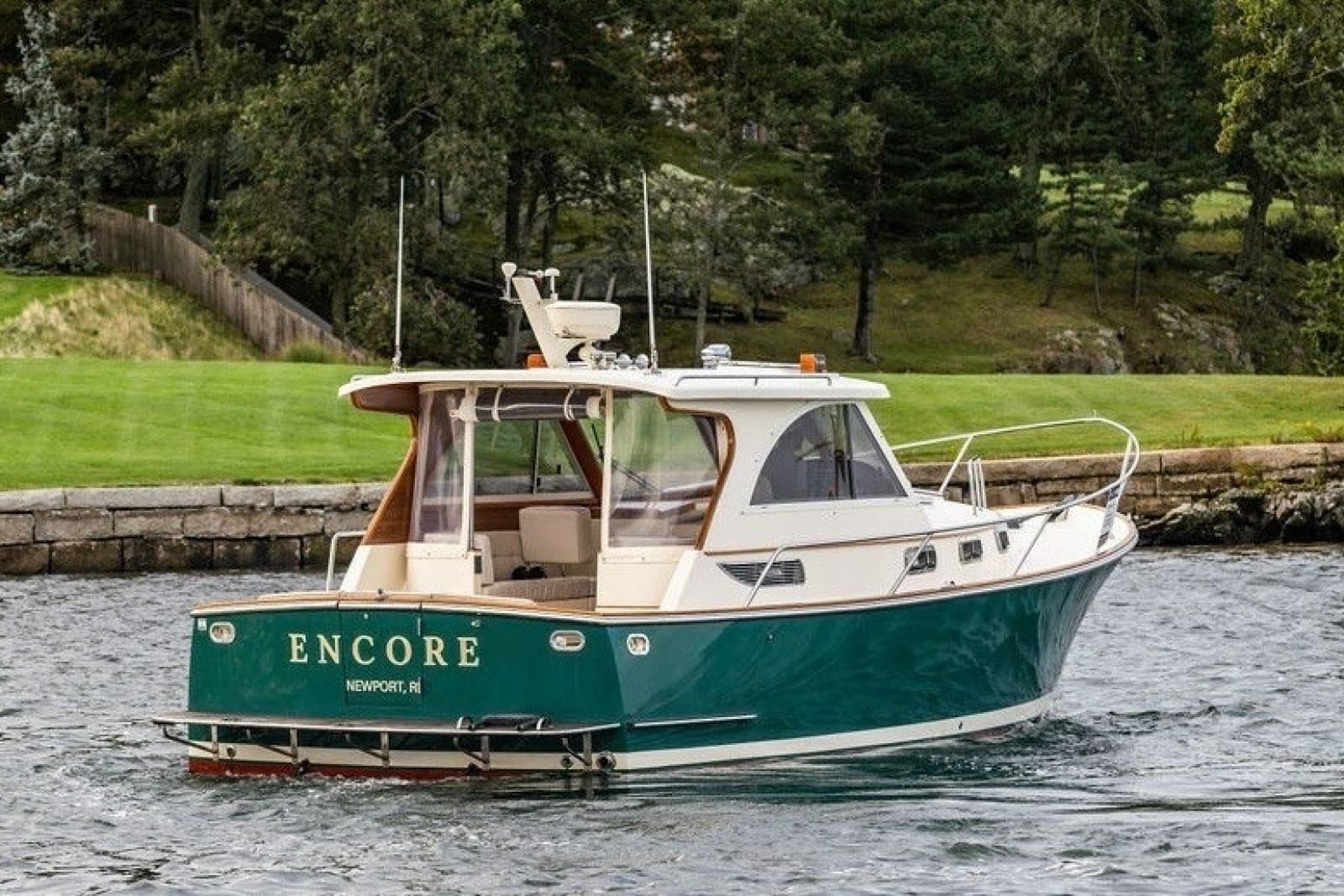 2007 Legacy Yachts 32