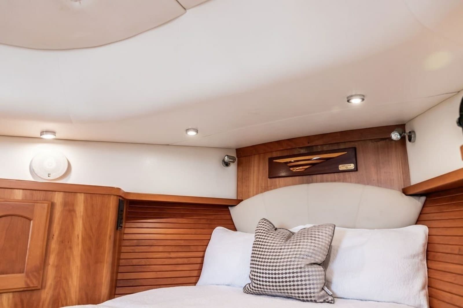 2007 Legacy Yachts 32