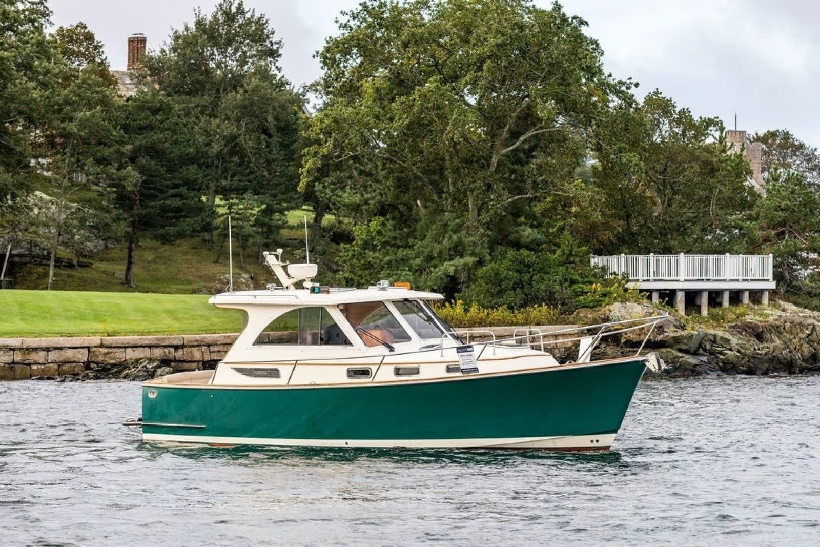 2007 Legacy Yachts 32