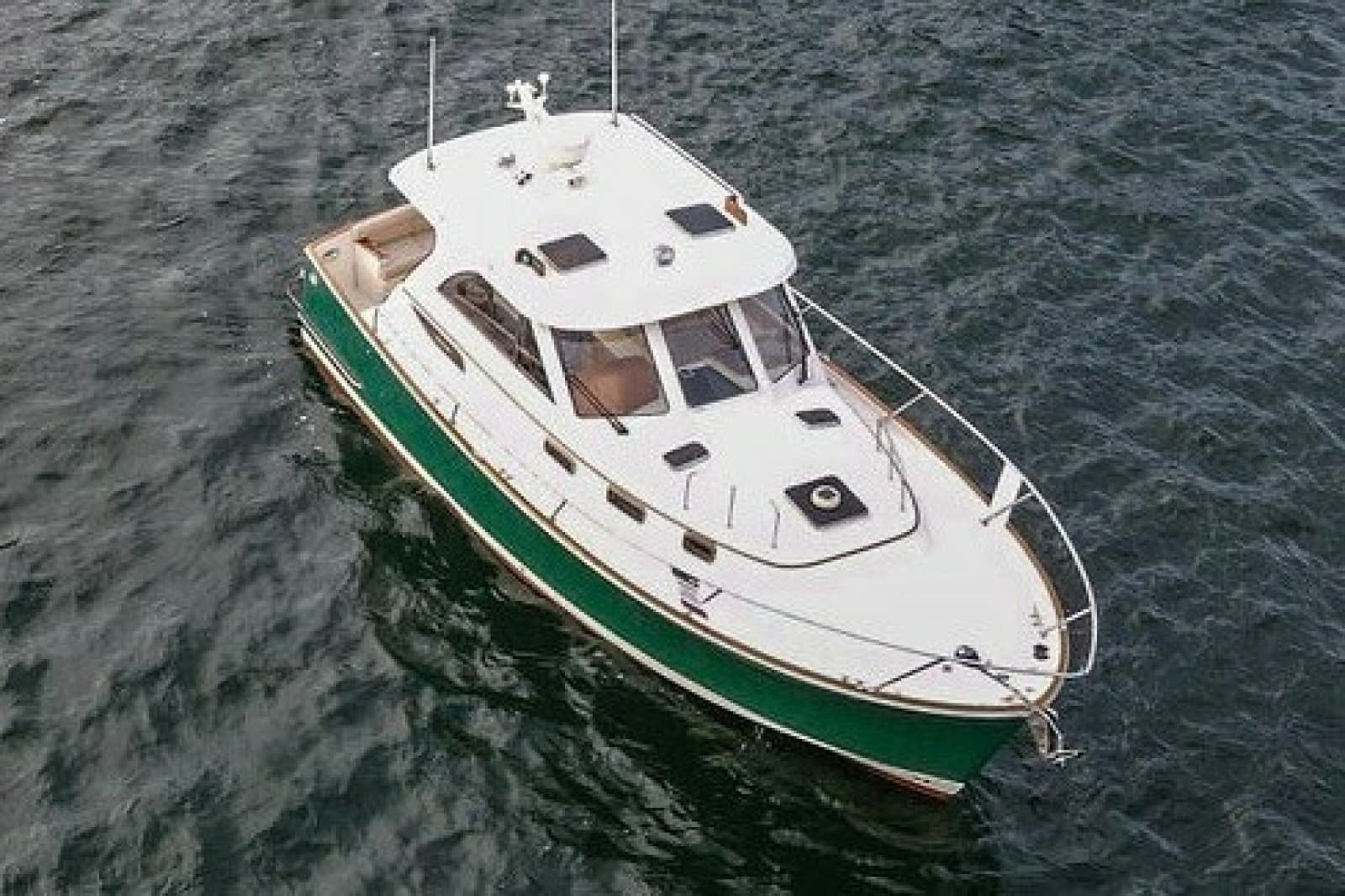 2007 Legacy Yachts 32