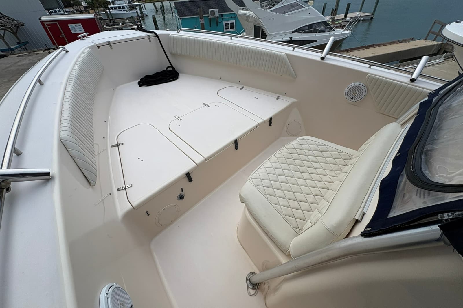 2004 Grady-White Bimini 306