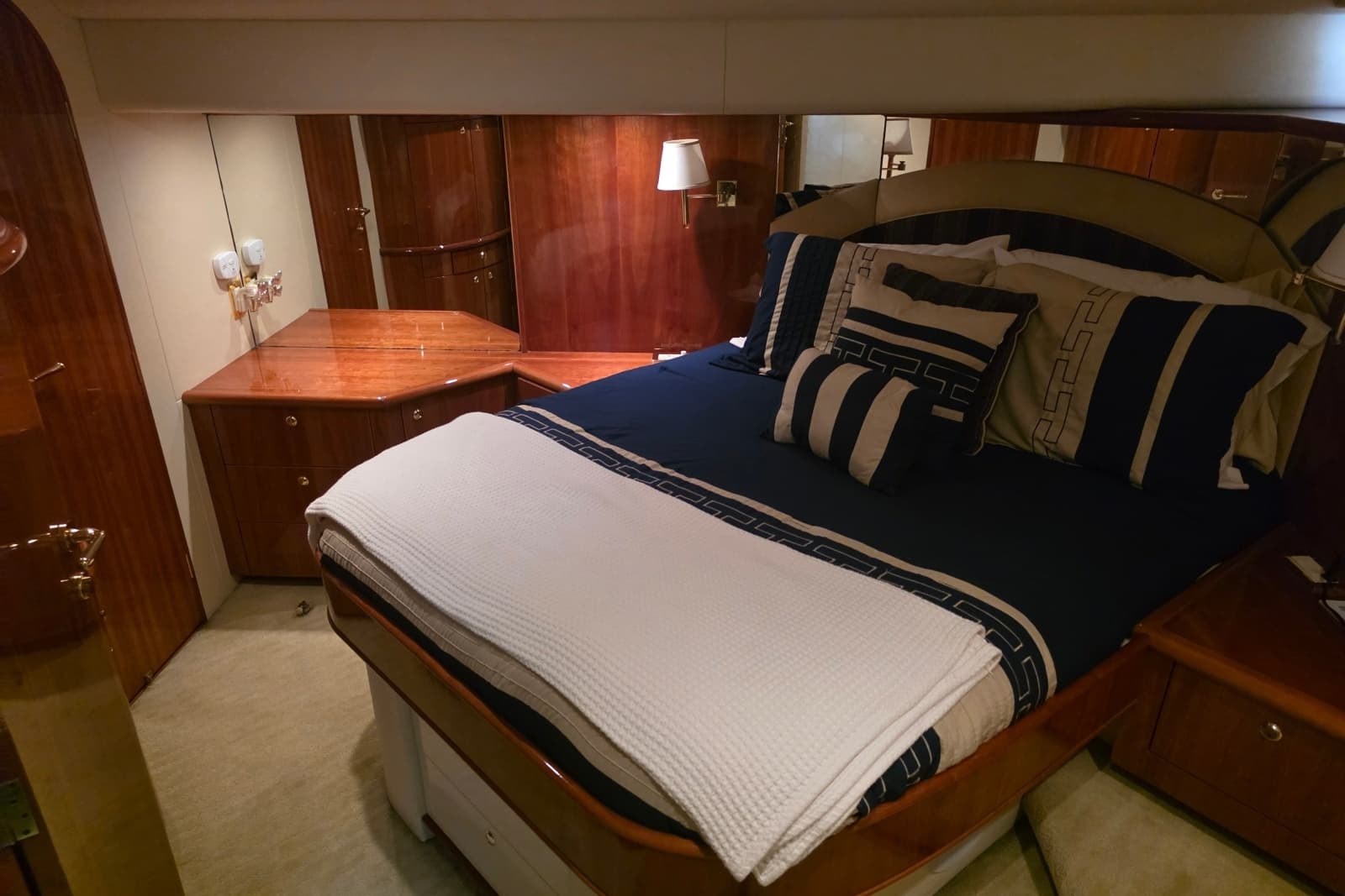 2002 Neptunus 56 Flybridge