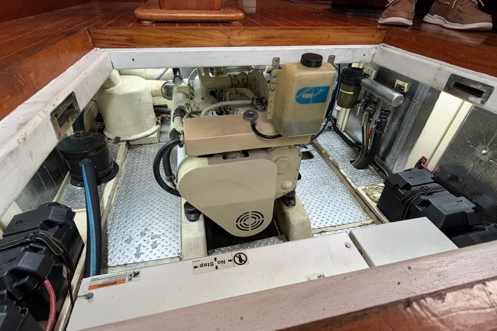 1998 Heritage East 36 Sundeck Trawler