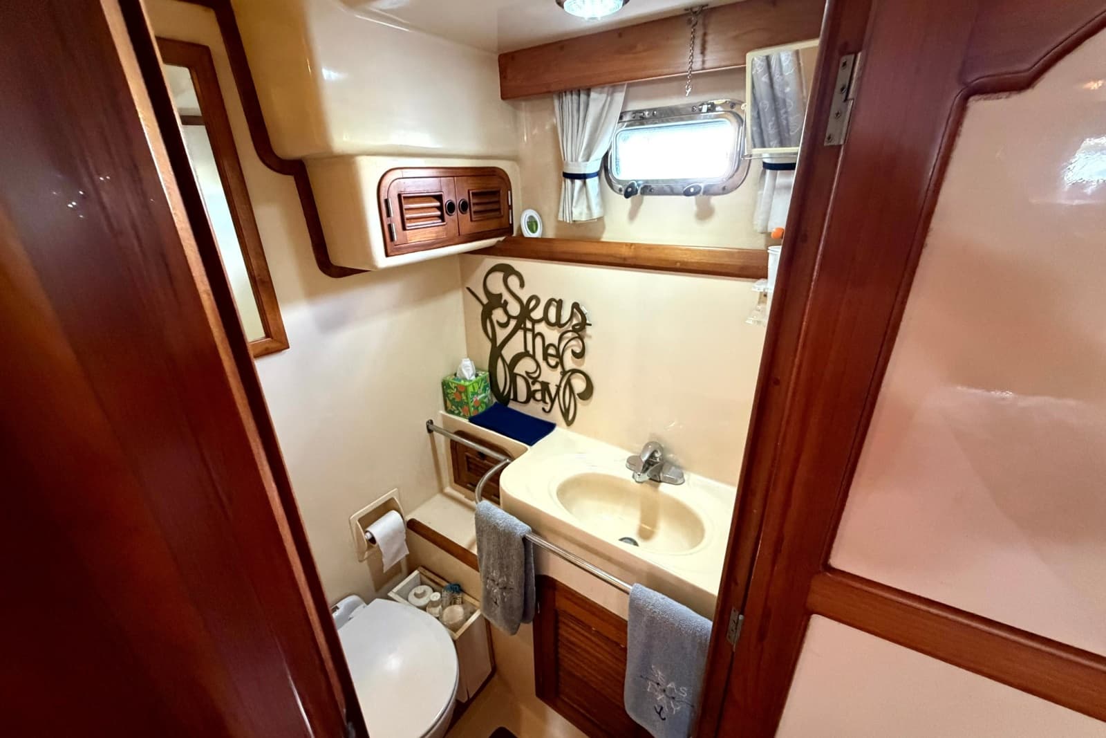 1998 Heritage East 36 Sundeck Trawler