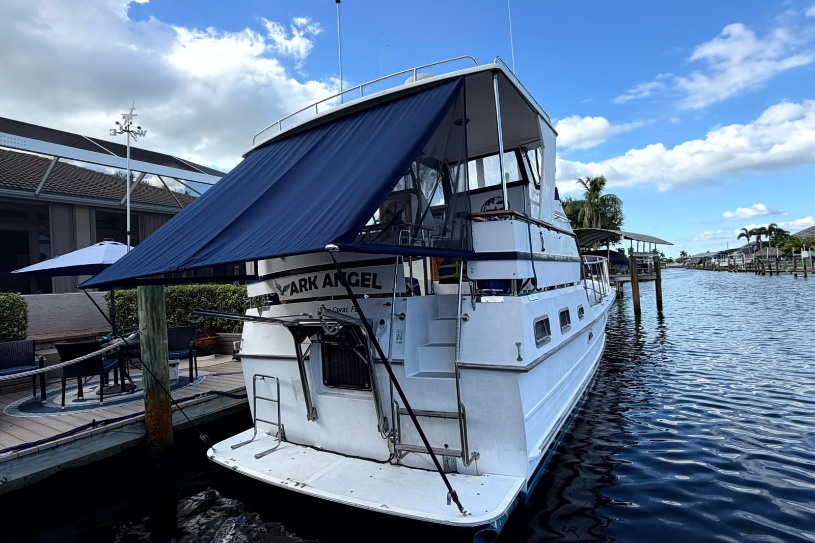 1998 Heritage East 36 Sundeck Trawler