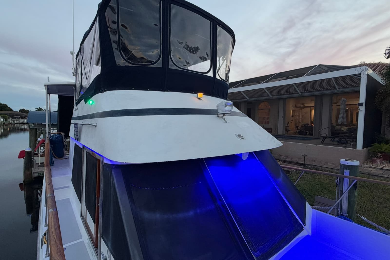1998 Heritage East 36 Sundeck Trawler