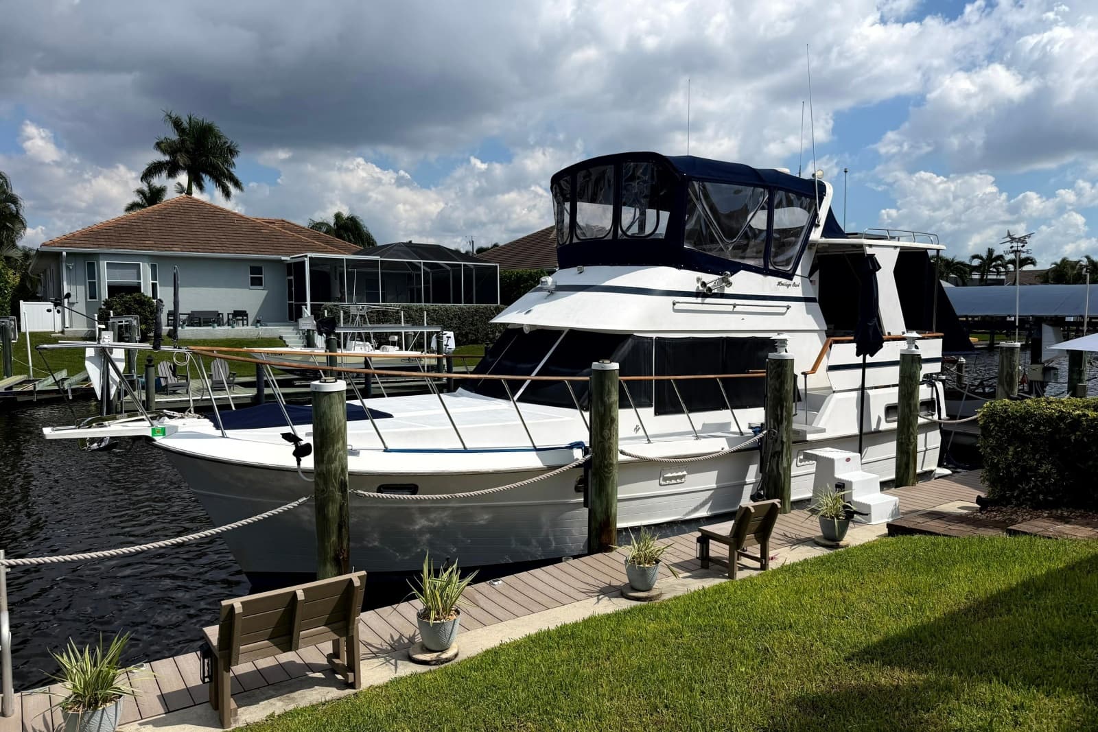 1998 Heritage East 36 Sundeck Trawler