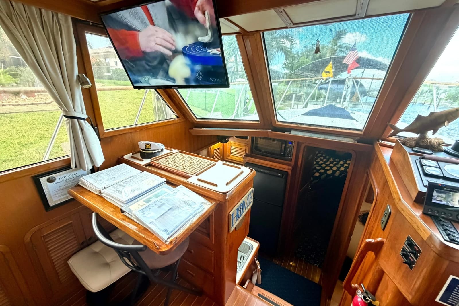 1998 Heritage East 36 Sundeck Trawler