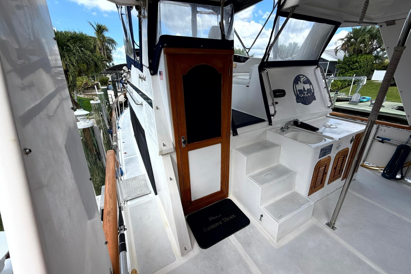 1998 Heritage East 36 Sundeck Trawler