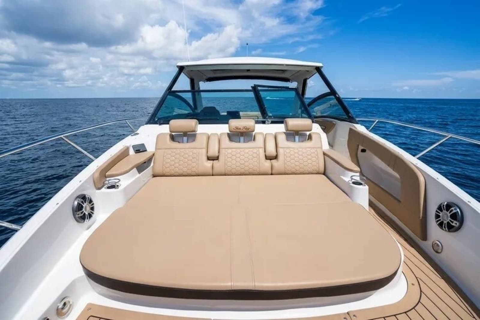 2020 Sea Ray Sundancer 320