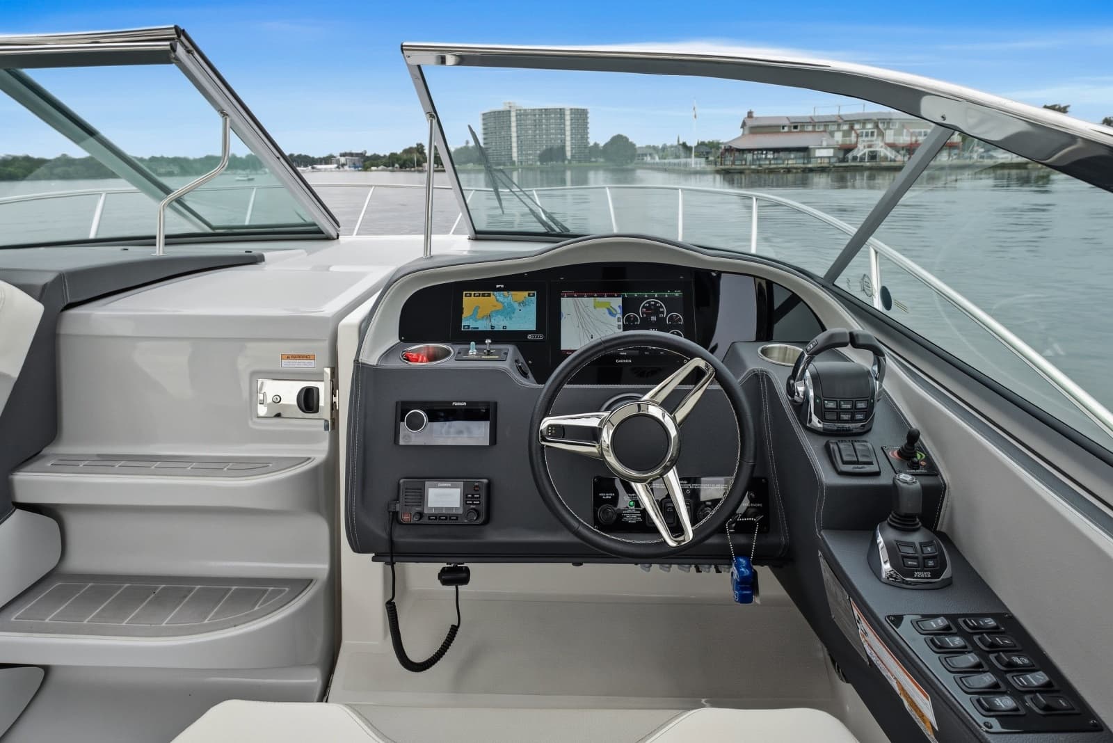 2021 Regal 33 Express