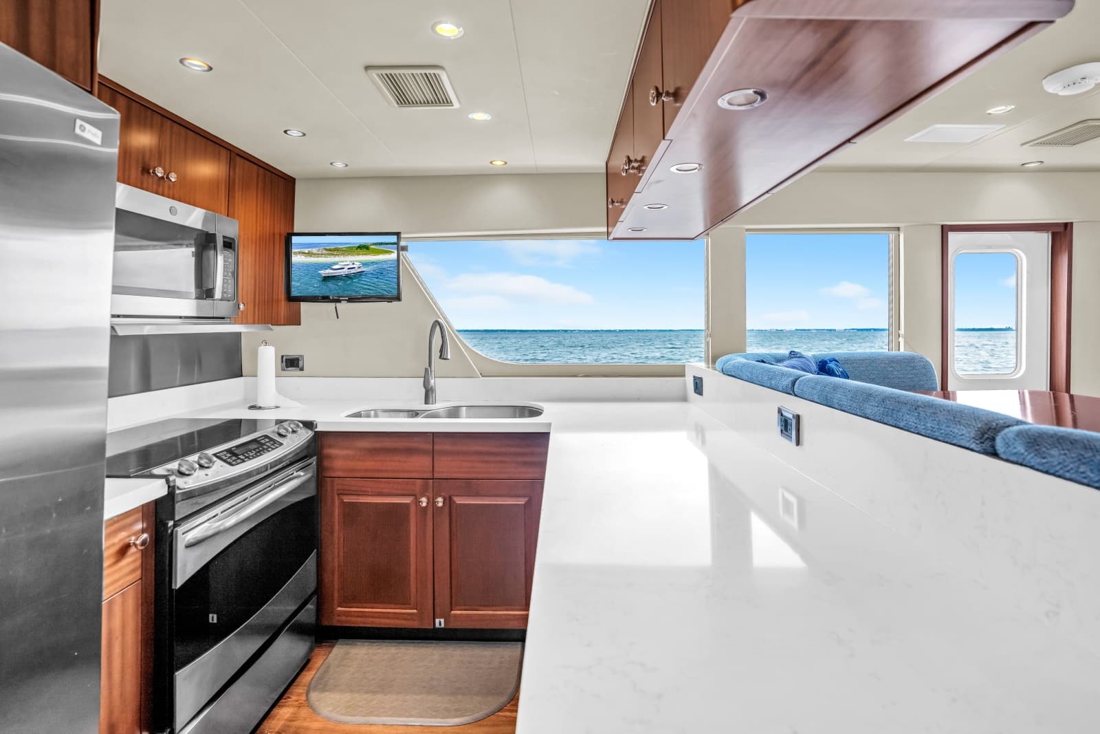 85 Pacific Mariner CABANA