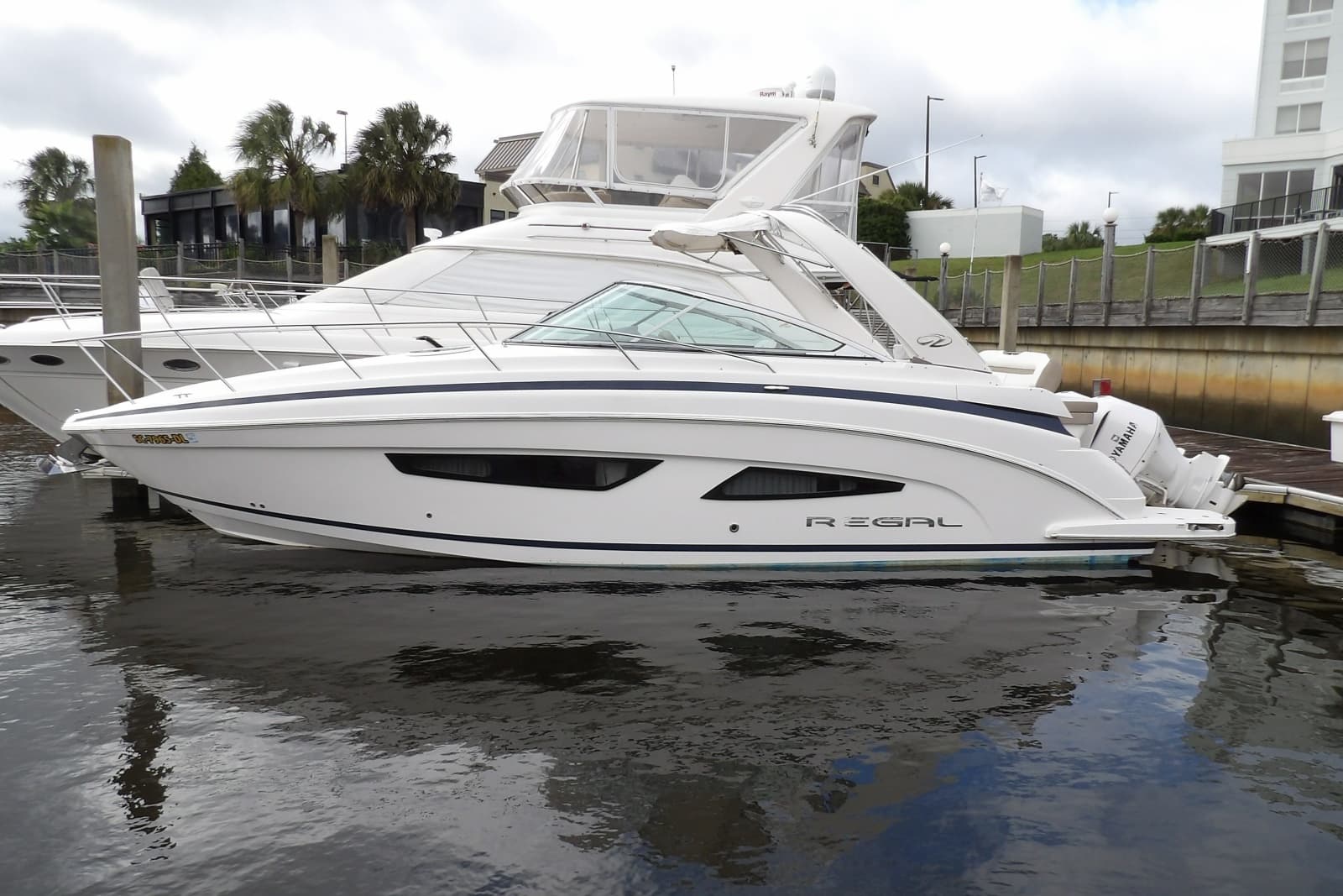 2018 Regal 33 XO