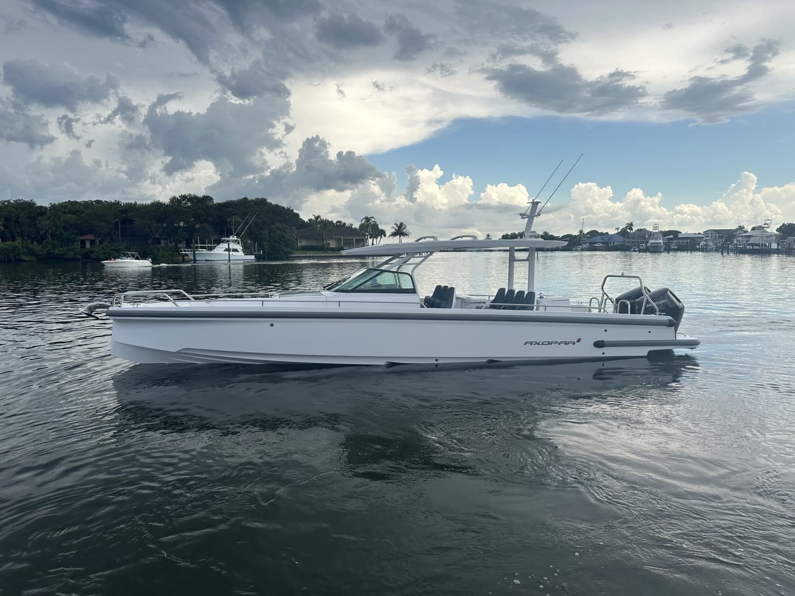 2024 Axopar 37 Sun Top