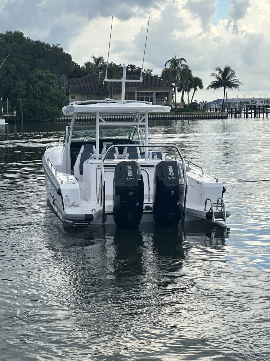 2024 Axopar 37 Sun Top