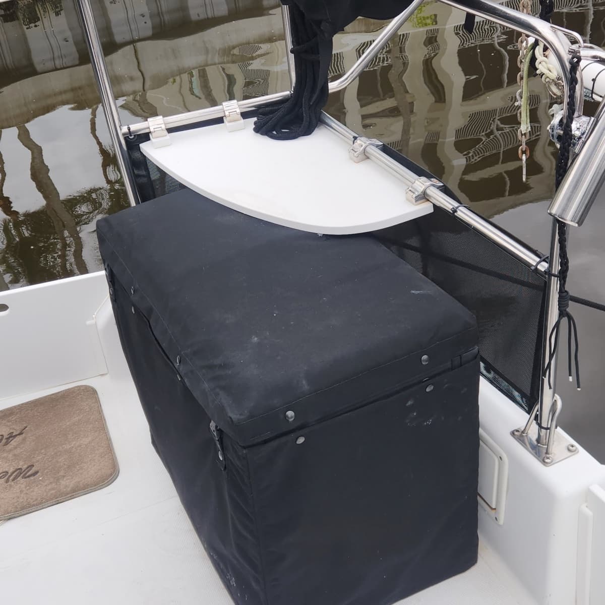 13 Cooler Starboard Stern