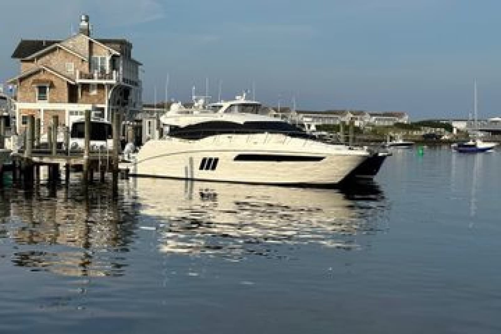 2018 Sea Ray L590