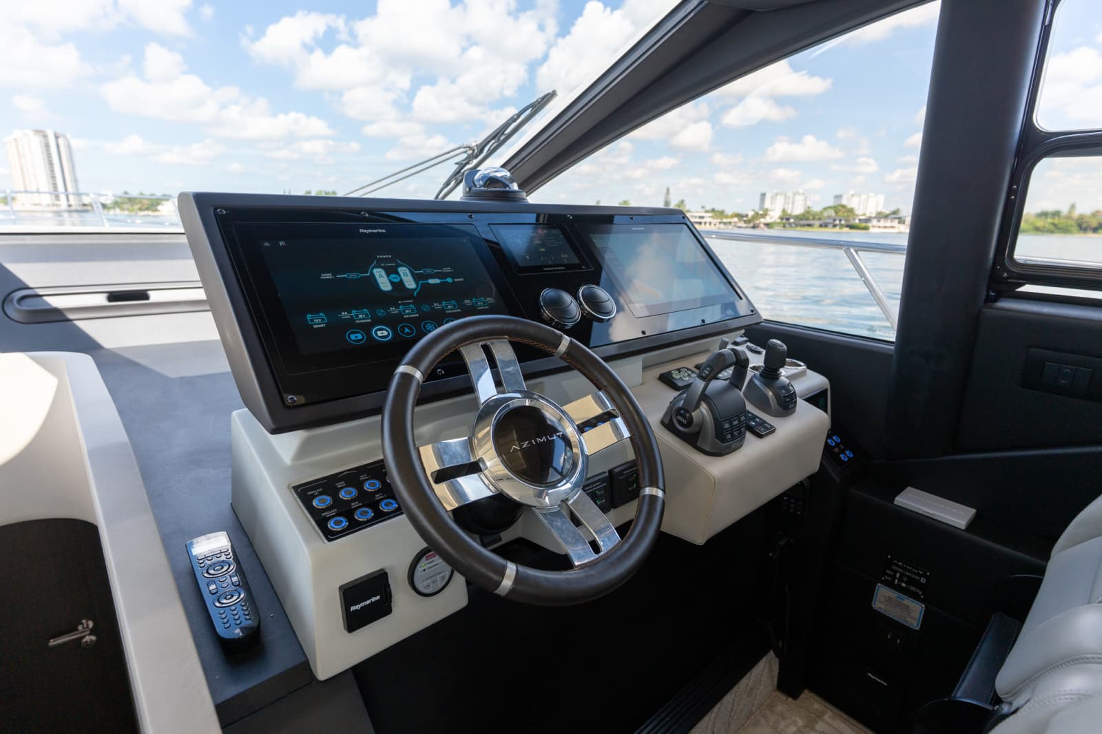 2022 Azimut S6